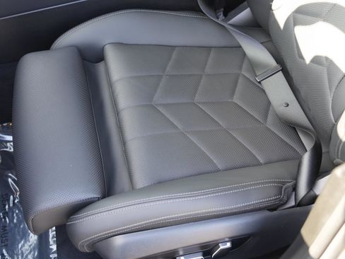 Used 2025 BMW i5 eDrive40i image 12