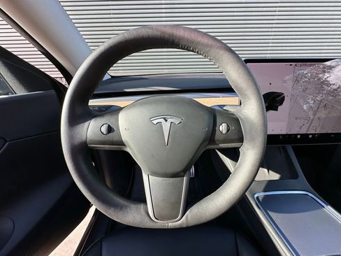Used 2021 Tesla Model Y Performance image 14