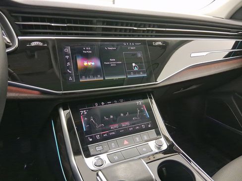 Used 2022 Audi Q8 Premium Plus image 23