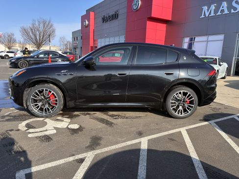Used 2023 Maserati Grecale GT image 6