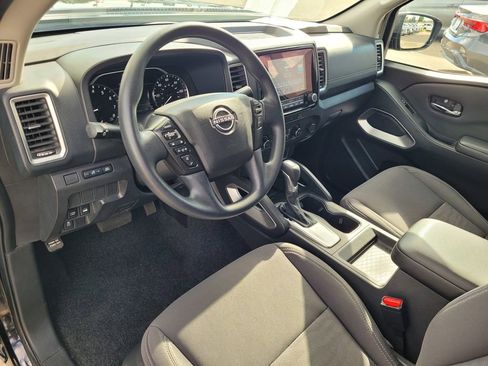 Used 2023 Nissan Frontier SV image 7