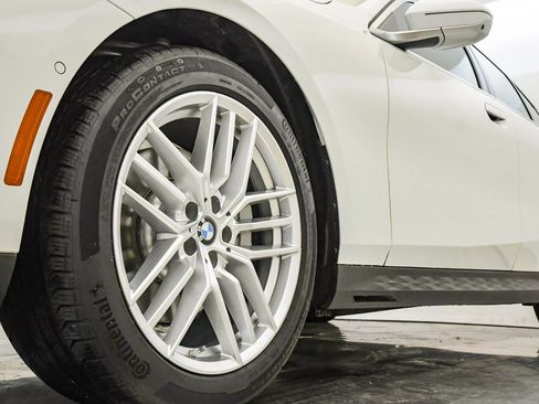 Used 2025 BMW 530i w/ Premium Package image 10