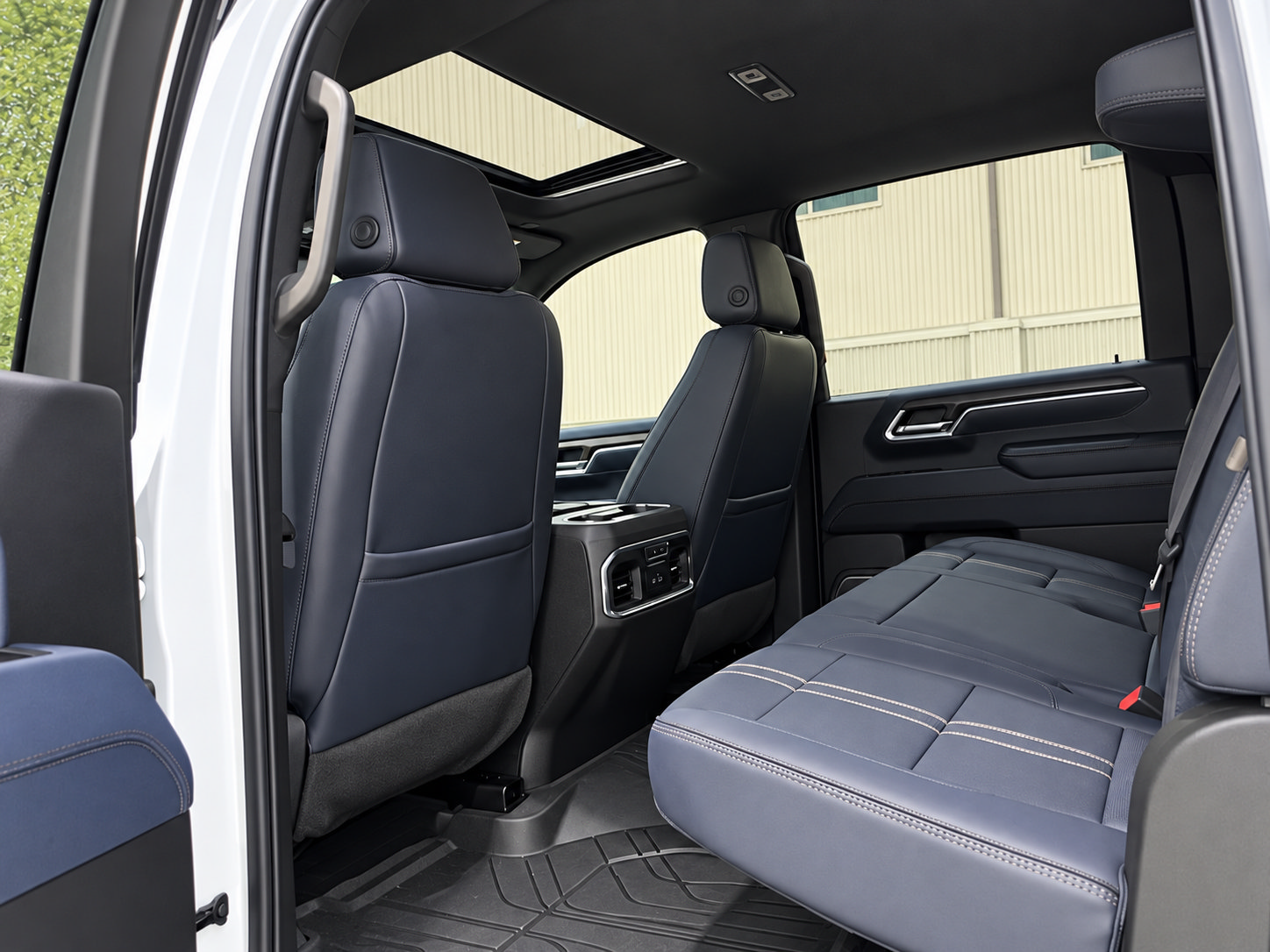 Used 2024 Chevrolet Silverado 3500 High Country w/ High Country Premium Package AWD/4WD image 13