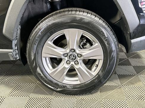 Certified 2025 Toyota RAV4 XLE AWD/4WD image 28