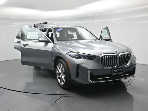 Used 2024 BMW X5 xDrive40i AWD/4WD image 34
