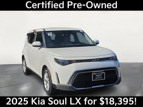 Used 2025 Kia Soul LX w/ LX Technology Package FWD image 1