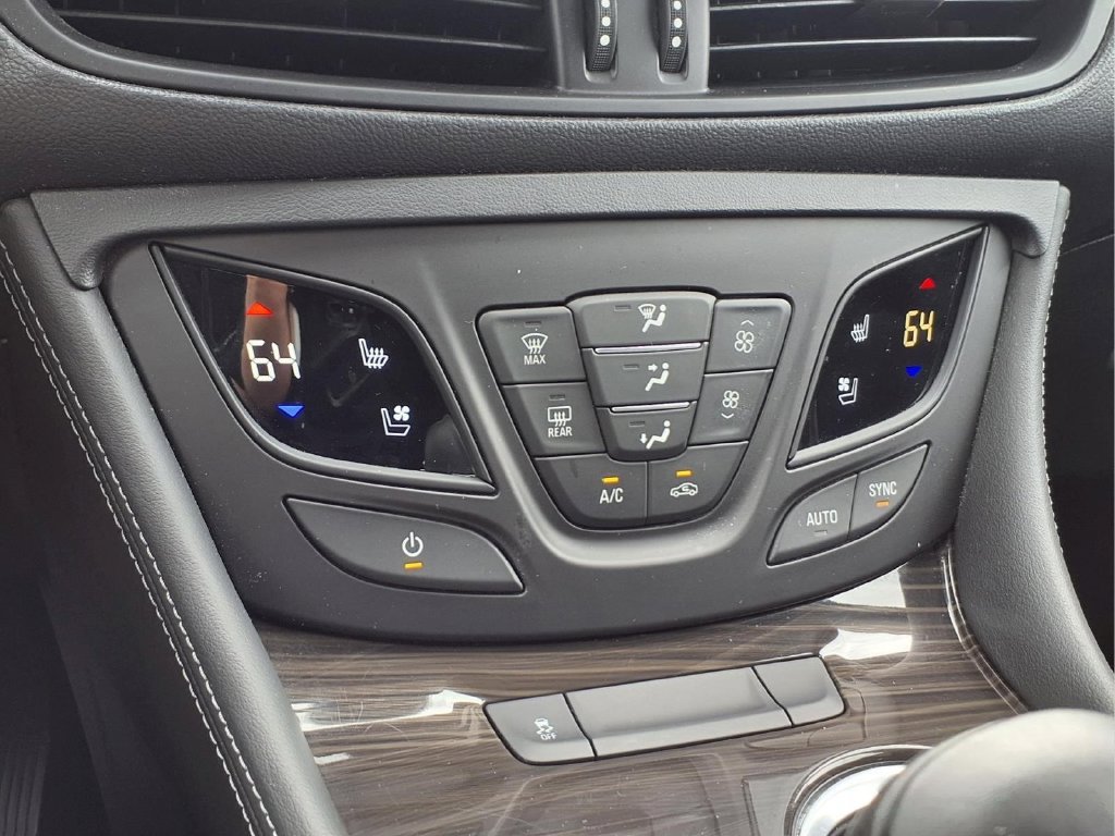 Used 2020 Buick Envision Premium AWD/4WD image 9