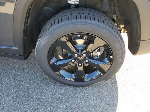 New 2025 Jeep Grand Cherokee Limited image 5