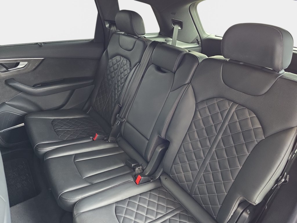 Used 2021 Audi SQ7 Premium Plus w/ Executive Package AWD/4WD image 14