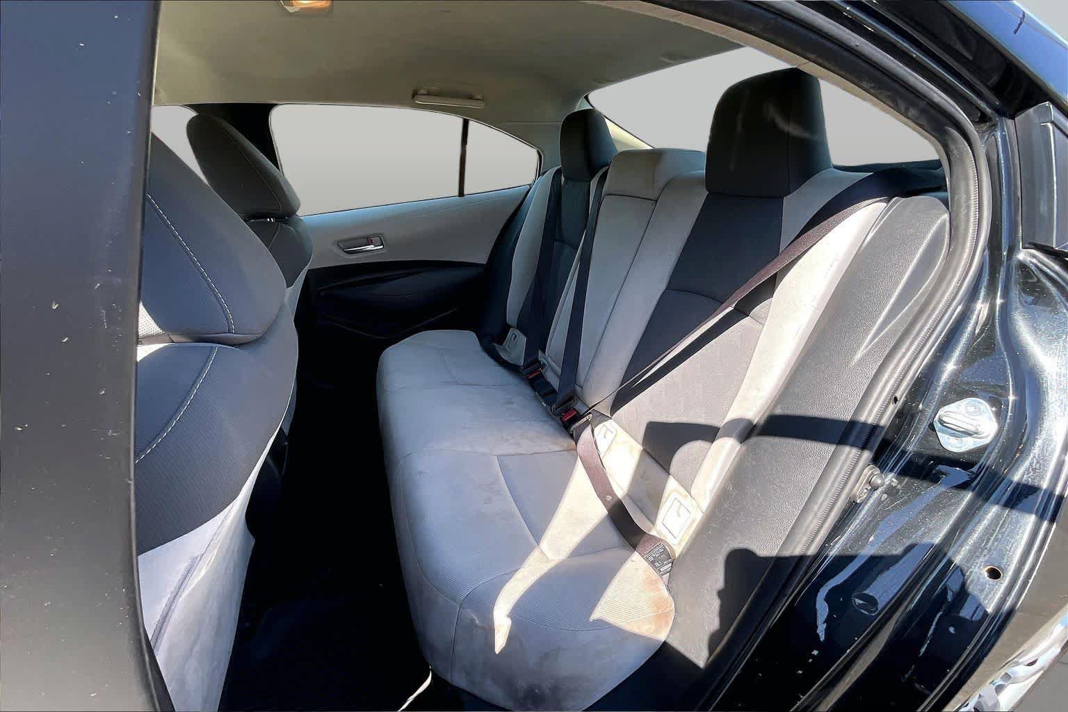 Used 2020 Toyota Corolla LE FWD image 19