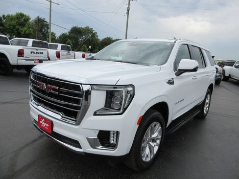 Used 2024 GMC Yukon SLT w/ SLT Luxury Package AWD/4WD image 11