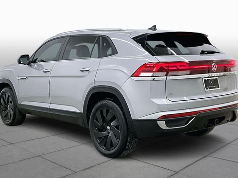 Used 2024 Volkswagen Atlas Cross Sport SE w/ Panoramic Sunroof Package image 12