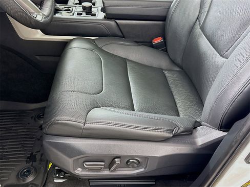 Used 2023 Toyota Tundra Limited image 14