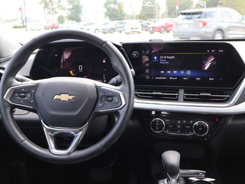 Used 2024 Chevrolet Trax LT w/ Driver Confidence Package FWD image 13
