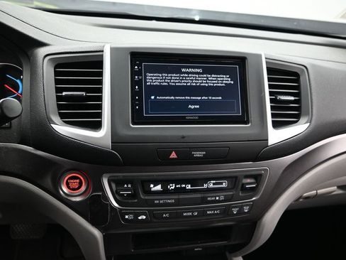 Used 2019 Honda Pilot LX image 14