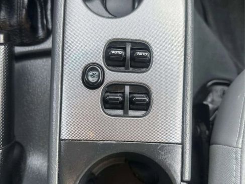 Used 2006 Jeep Liberty Renegade w/ Luxury Group image 23