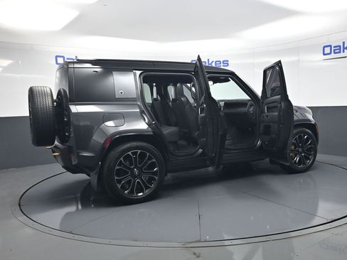 Used 2025 Land Rover Defender 110 AWD/4WD image 55
