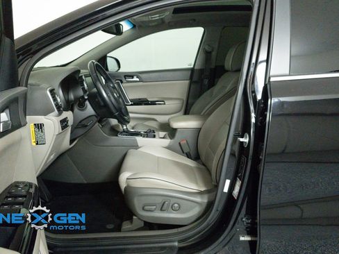Used 2018 Kia Sportage EX w/ Option Group 040 FWD image 12