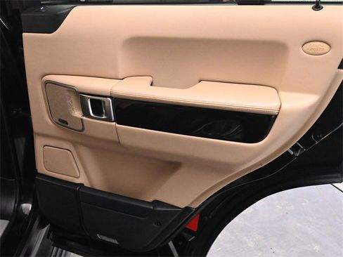 Used 2011 Land Rover Range Rover HSE LUX image 17