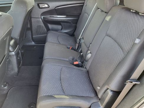 Used 2017 Dodge Journey SXT w/ Comfort/Convenience Group image 16