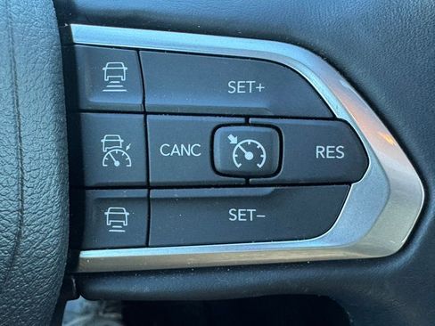 Used 2022 Jeep Compass Altitude w/ Sun and Sound Group image 22