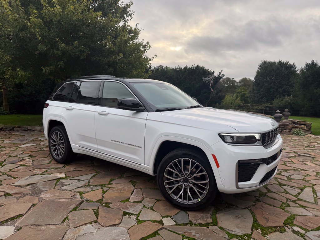 New 2027 Jeep Grand Cherokee Summit AWD/4WD image 10