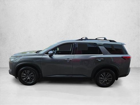 Used 2022 Nissan Pathfinder SV image 8