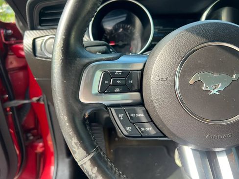 Used 2018 Ford Mustang Coupe RWD image 20