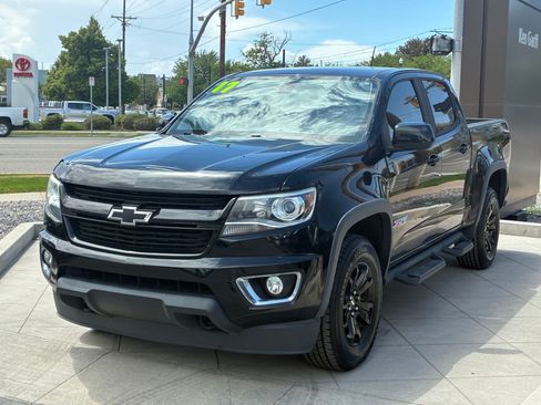 Used 2017 Chevrolet Colorado Z71 w/ Z71 Midnight Edition AWD/4WD image 9