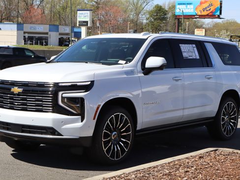 New 2026 Chevrolet Suburban High Country image 3