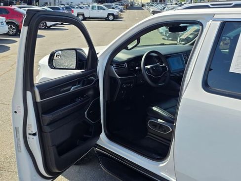 Used 2024 Jeep Wagoneer L 4WD image 47