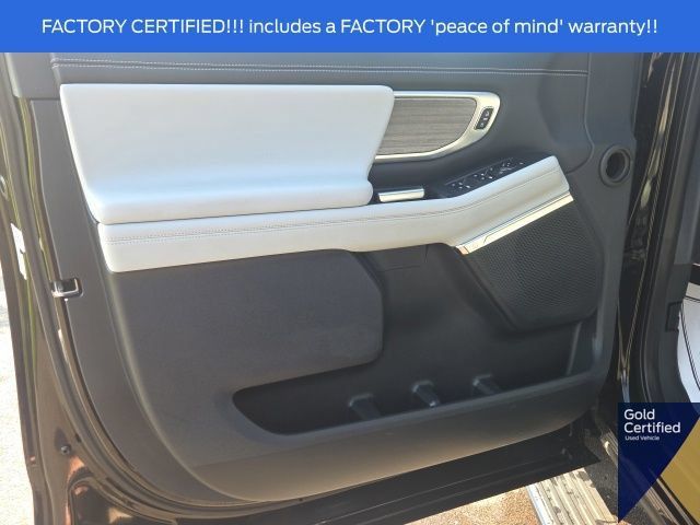Used 2025 Ford Expedition Platinum w/ Driver's Package AWD/4WD image 32