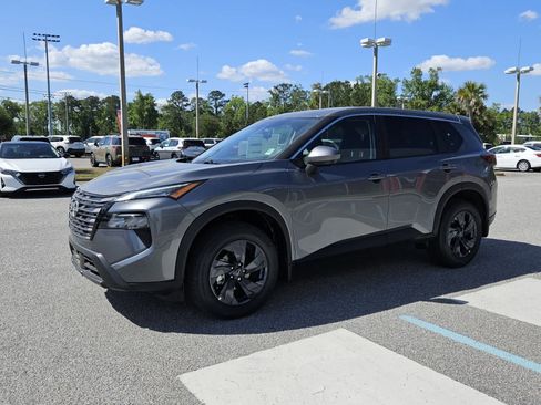 New 2026 Nissan Rogue SV FWD image 2