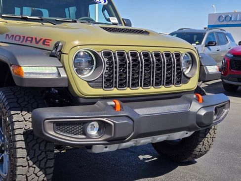 Used 2026 Jeep Gladiator Mojave AWD/4WD image 8
