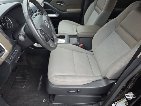 Used 2022 Nissan Frontier SV image 12