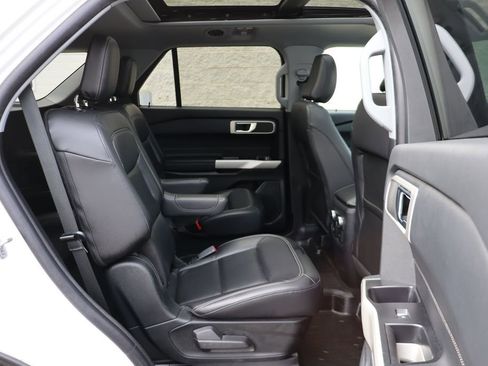 Used 2021 Ford Explorer XLT w/ Equipment Group 202A image 29