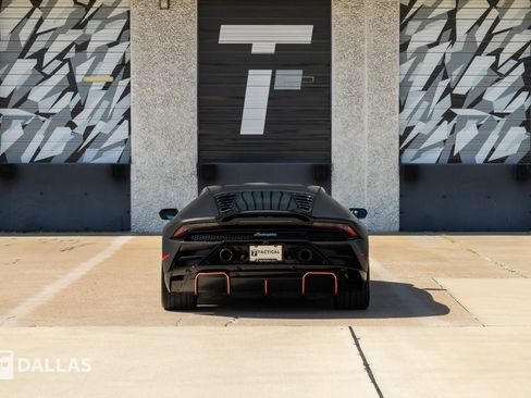 Used 2022 Lamborghini Huracan EVO RWD image 13