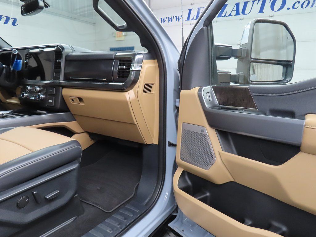 Used 2025 Ford F350 Lariat AWD/4WD image 30