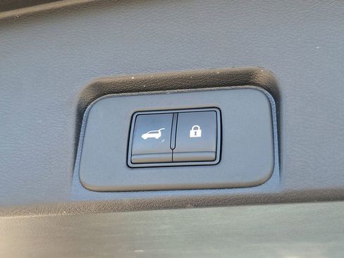 Used 2025 Nissan Rogue SV image 14