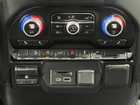 Used 2019 GMC Sierra 1500 SLE image 25