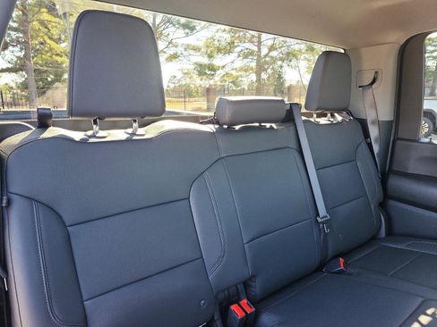 Used 2024 GMC Sierra 2500 Pro w/ Convenience Package image 10