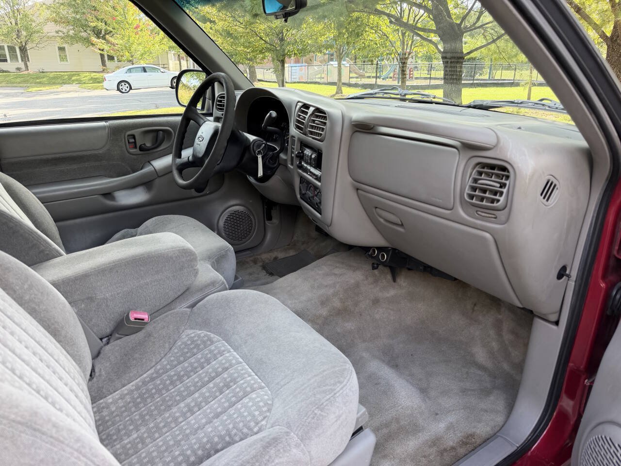 Used 2000 Chevrolet S10 Pickup LS w/ Preferred Equipment Group RWD image 18