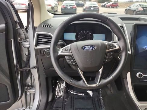Used 2024 Ford Edge SEL w/ Convenience Package image 12