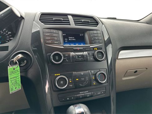 Used 2019 Ford Explorer FWD image 14