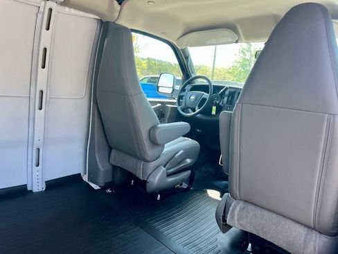 New 2026 Chevrolet Express 2500 Extended w/ Driver Convenience Package RWD image 10