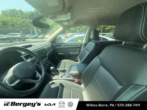 Used 2023 Volkswagen Atlas SE w/ Black Wheel Package AWD/4WD image 9