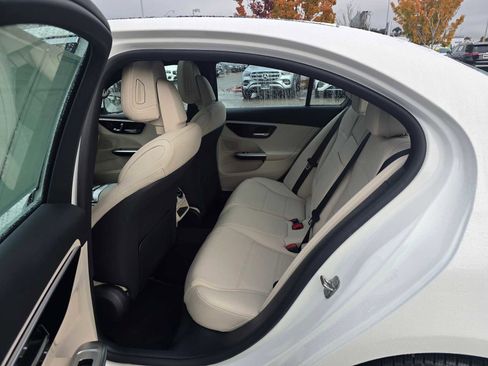 Used 2025 Mercedes-Benz C 300 Sedan image 19
