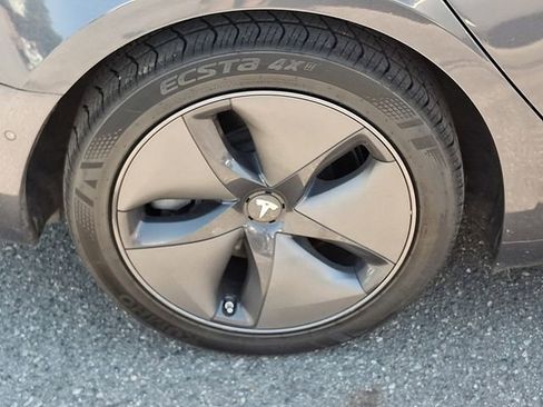Used 2020 Tesla Model 3 Standard Range Plus RWD image 23