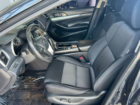 Used 2017 Nissan Maxima 3.5 S FWD image 8