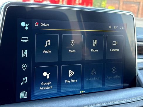 Used 2023 Chevrolet Suburban Premier image 25